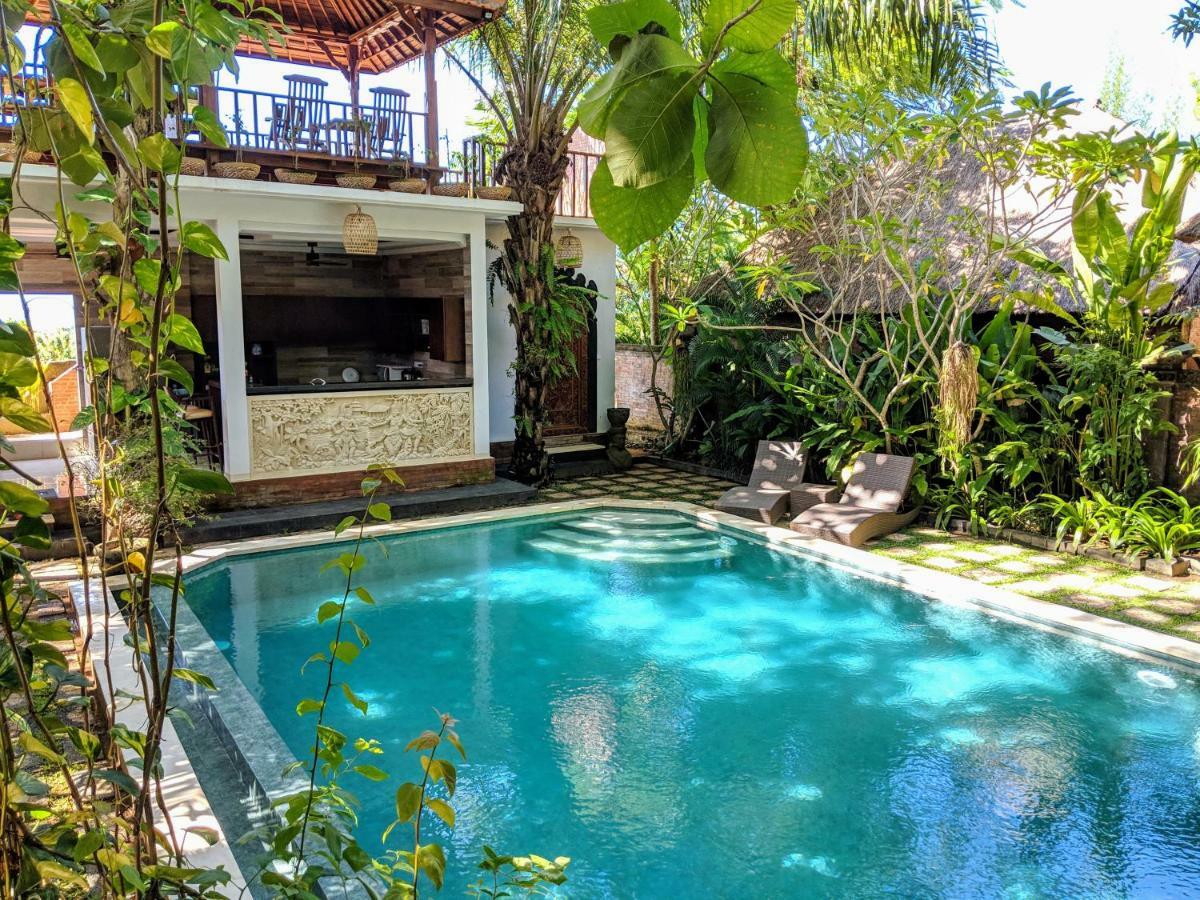 The Laras Villa Jimbaran Esterno foto