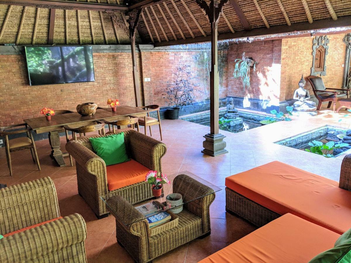 The Laras Villa Jimbaran Esterno foto