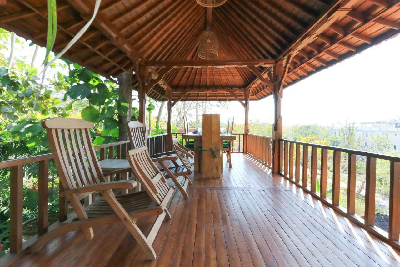 The Laras Villa Jimbaran Esterno foto