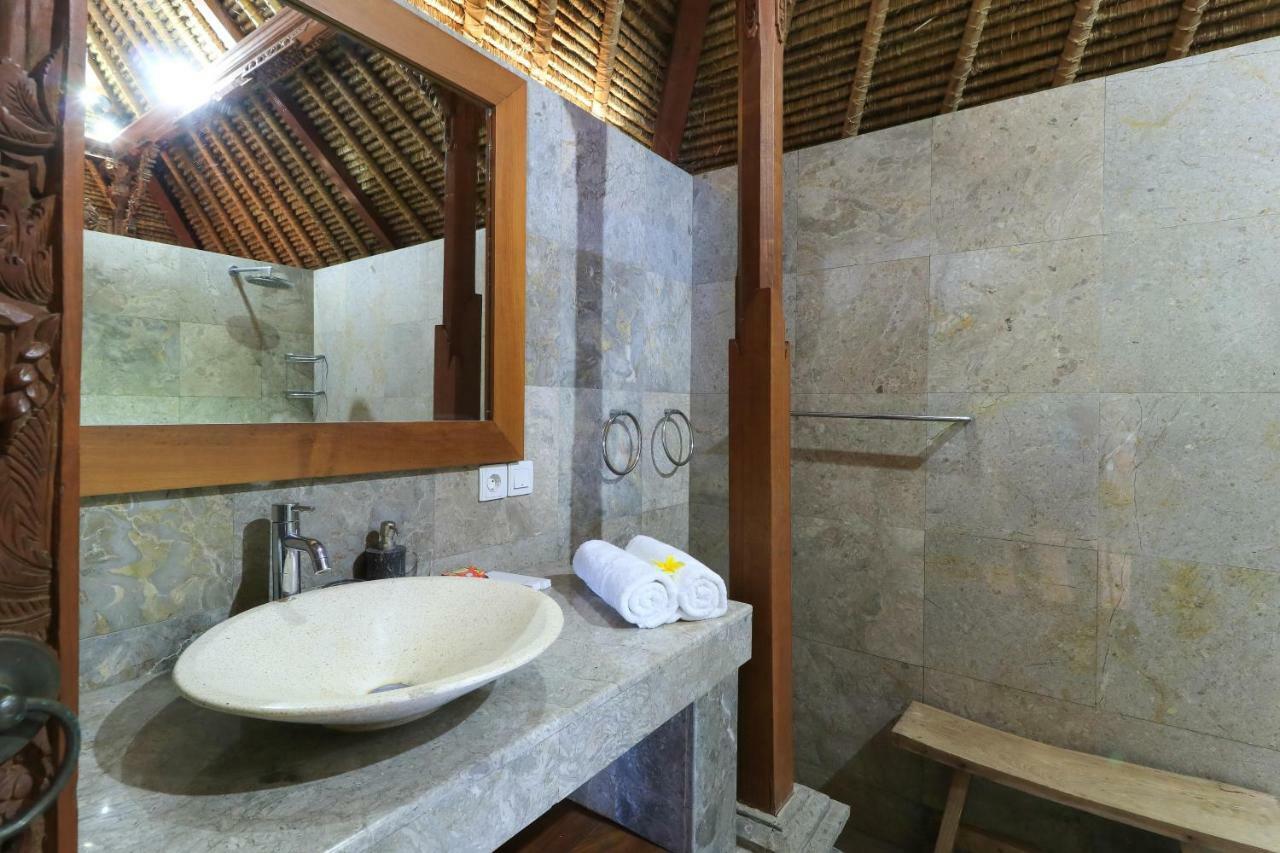 The Laras Villa Jimbaran Esterno foto