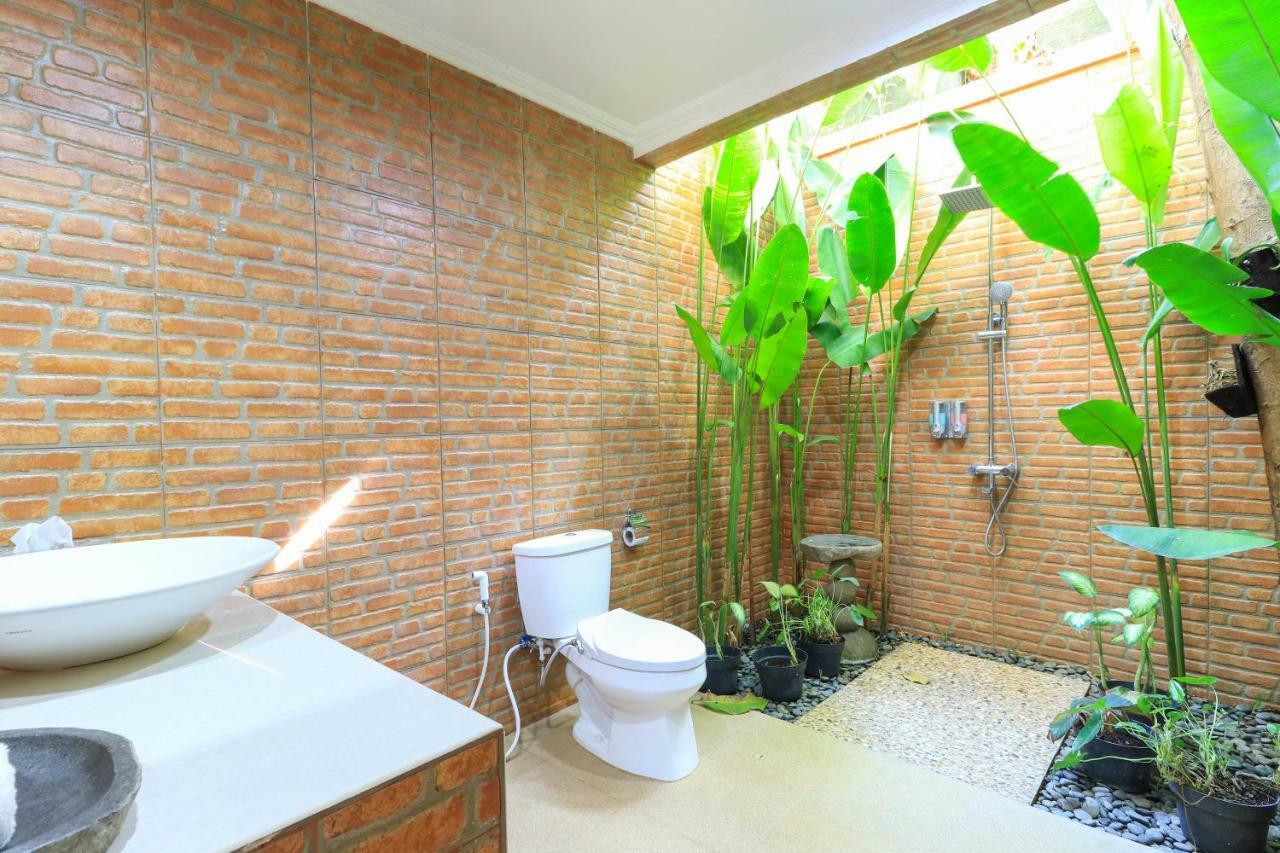 The Laras Villa Jimbaran Esterno foto