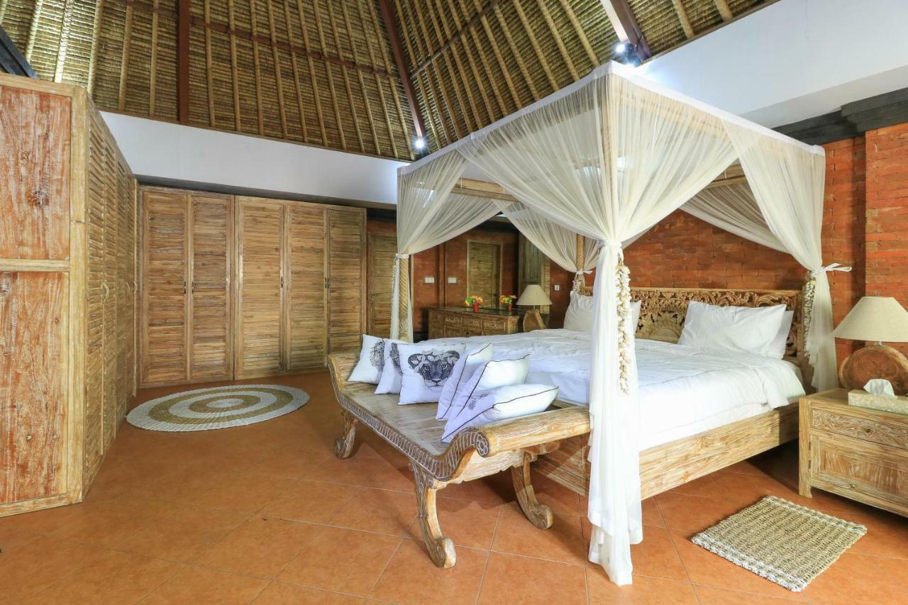 The Laras Villa Jimbaran Esterno foto